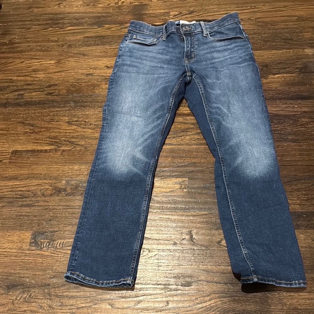 Old Navy Blue Straight Jeans with Classic Style